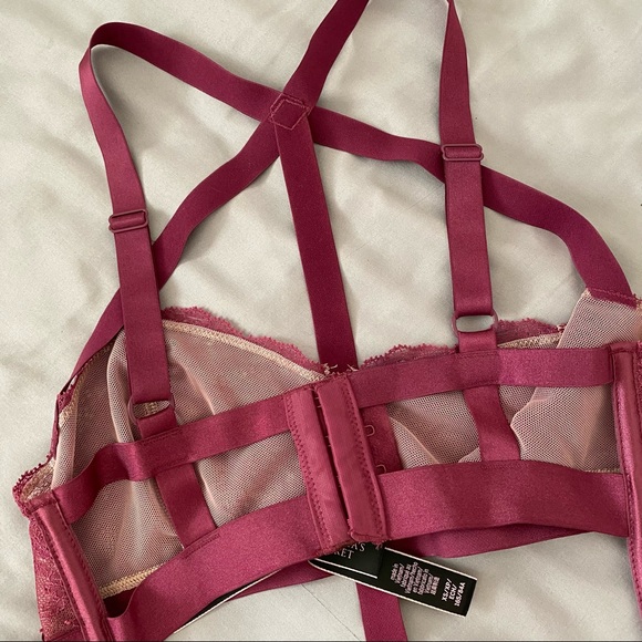 Victoria’s Secret lace strappy Teddy bodysuit - Picture 3 of 9